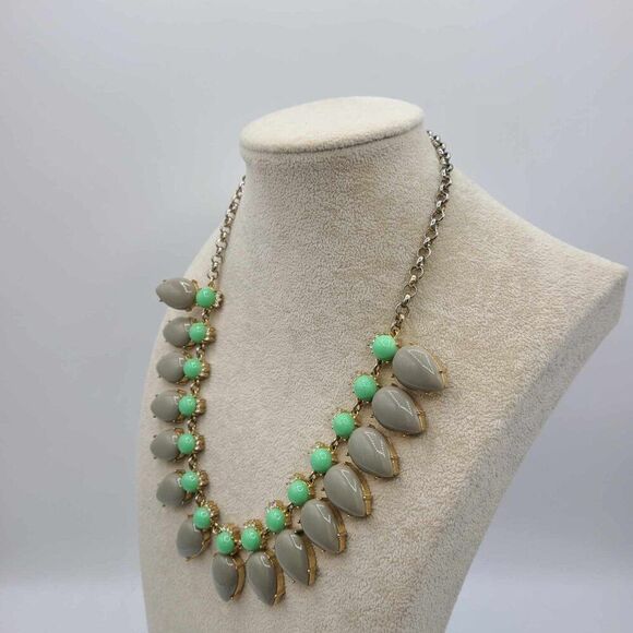 J Crew Silver Tone Gray and Turquoise Resin Statement Necklace NWOT! - Picture 5 of 9